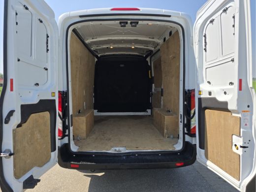 Ford Transit 350 2.0 TDCI L2 H2 - 130 Pk - Euro 6 - Airco - Cruise Control ActivLease financial lease