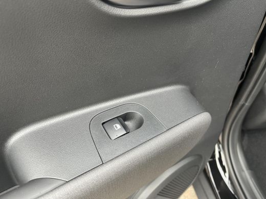 Hyundai Inster Evolve 49 kWh | Rijklaarprijs! Dus geen extra afleverkosten! | Winter pakket | Apple CarPlay/Andr... ActivLease financial lease