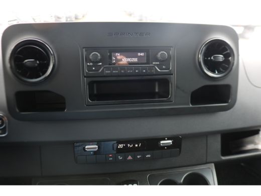 Mercedes-Benz eSprinter L2 H2 55 kWh Airco 270gr Achterdeuren ActivLease financial lease