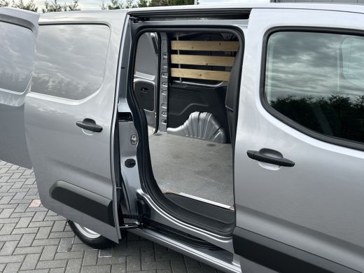 Opel Combo 1.5D 102 PK / L1H1 / UNIEK 15.387 KM !! / 1e EIG. / 6 BAK / AIRCO / CRUISE / BLUETOOTH / PDC ActivLease financial lease