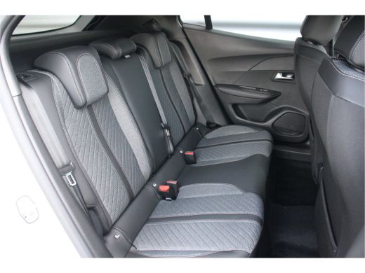 Peugeot 2008 1.2 PURETECH 100PK ALLURE | Climate controle | Cruise Controle | 17'' Lichtmetalen velgen | 360° ... ActivLease financial lease