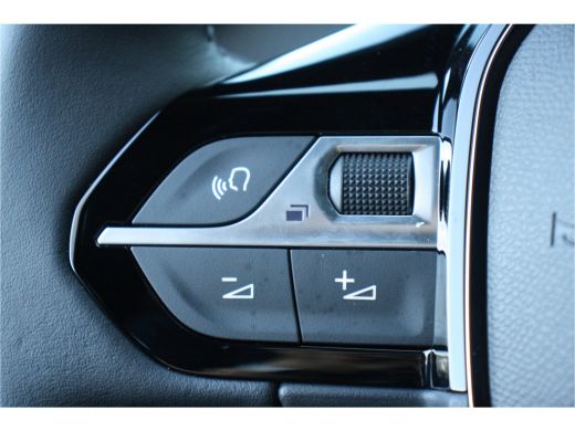 Peugeot 2008 1.2 PURETECH 100PK ALLURE | Climate controle | Cruise Controle | 17'' Lichtmetalen velgen | 360° ... ActivLease financial lease