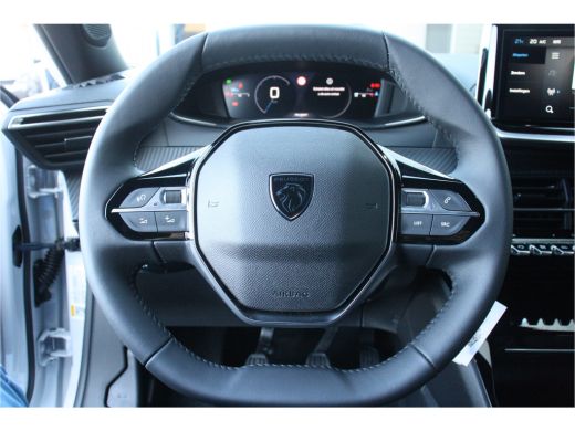 Peugeot 2008 1.2 PURETECH 100PK ALLURE | Climate controle | Cruise Controle | 17'' Lichtmetalen velgen | 360° ... ActivLease financial lease