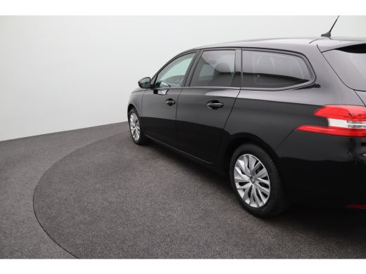 Peugeot 308 SW 1.2 PureTech Blue Lease | Airco | Armsteun voor | Bandenspanningscontrolesysteem ActivLease financial lease