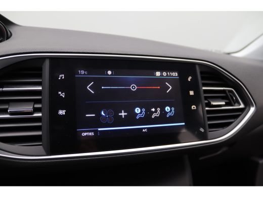 Peugeot 308 SW 1.2 PureTech Blue Lease | Airco | Armsteun voor | Bandenspanningscontrolesysteem ActivLease financial lease