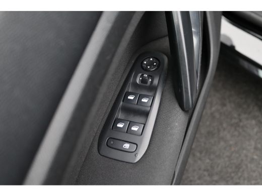 Peugeot 308 SW 1.2 PureTech Blue Lease | Airco | Armsteun voor | Bandenspanningscontrolesysteem ActivLease financial lease
