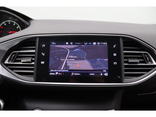 Peugeot 308 SW 1.2 PureTech Blue Lease | Airco | Armsteun voor | Bandenspanningscontrolesysteem ActivLease financial lease