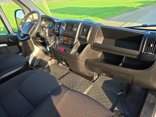 Peugeot Boxer 335 2.2 BlueHDi L2 H2 - Euro 6 - 140 Pk - ParkeerCamera - Airco - Cruise Control ActivLease financial lease