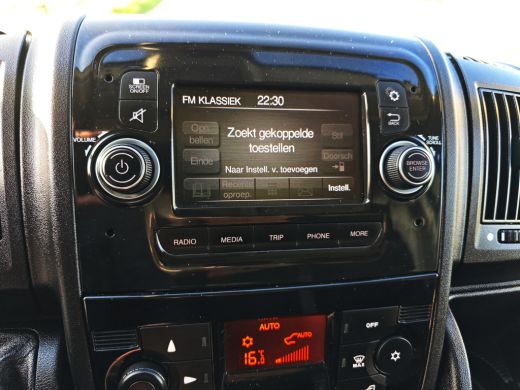 Peugeot Boxer 335 2.2 BlueHDi L2 H2 - Euro 6 - 140 Pk - ParkeerCamera - Airco - Cruise Control ActivLease financial lease