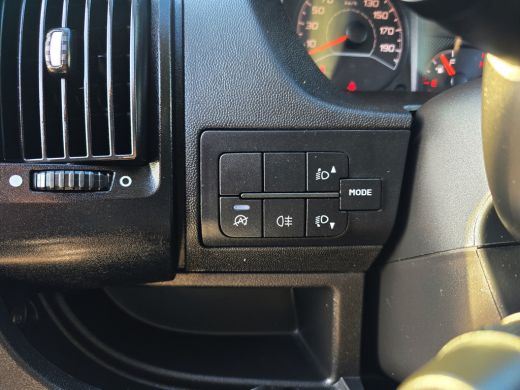 Peugeot Boxer 335 2.2 BlueHDi L2 H2 - Euro 6 - 140 Pk - ParkeerCamera - Airco - Cruise Control ActivLease financial lease