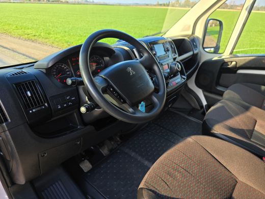 Peugeot Boxer 335 2.2 BlueHDi L2 H2 - Euro 6 - 140 Pk - ParkeerCamera - Airco - Cruise Control ActivLease financial lease