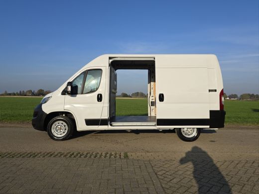 Peugeot Boxer 335 2.2 BlueHDi L2 H2 - Euro 6 - 140 Pk - ParkeerCamera - Airco - Cruise Control ActivLease financial lease
