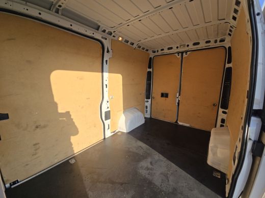 Peugeot Boxer 335 2.2 BlueHDi L2 H2 - Euro 6 - 140 Pk - ParkeerCamera - Airco - Cruise Control ActivLease financial lease