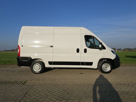 Peugeot Boxer 335 2.2 BlueHDi L2 H2 - Euro 6 - 140 Pk - ParkeerCamera - Airco - Cruise Control ActivLease financial lease