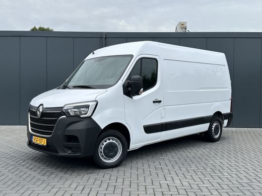 Renault Master T35 2.3 dCi 135 PK / L2H2 / 1e EIG. / 40.759 KM / TREKHAAK / AIRCO / NAVIGATIE / LED DAGRIJVERL. ActivLease financial lease