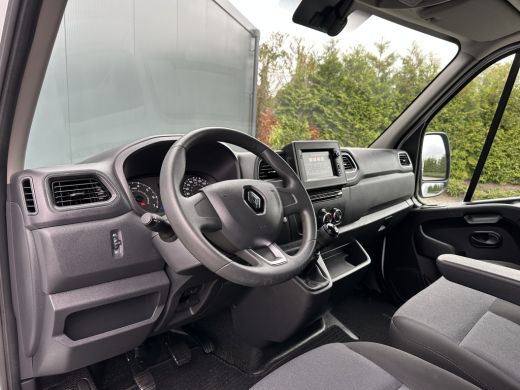 Renault Master T35 2.3 dCi 135 PK / L2H2 / 1e EIG. / 40.759 KM / TREKHAAK / AIRCO / NAVIGATIE / LED DAGRIJVERL. ActivLease financial lease