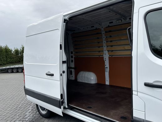Renault Master T35 2.3 dCi 135 PK / L2H2 / 1e EIG. / 40.759 KM / TREKHAAK / AIRCO / NAVIGATIE / LED DAGRIJVERL. ActivLease financial lease