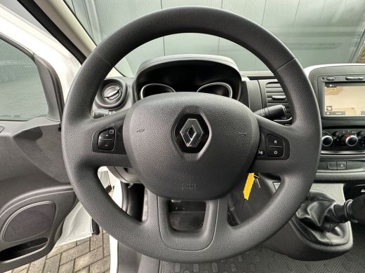 Renault Trafic 2.0 dCi 120 PK / L1H1 / 1e EIG. / TREKHAAK / 2x SCHUIFDEUR / AIRCO / CRUISE / NAVI / LED KOPLAMPEN ActivLease financial lease
