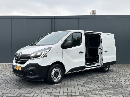 Renault Trafic 2.0 dCi 120 PK / L1H1 / 1e EIG. / TREKHAAK / 2x SCHUIFDEUR / AIRCO / CRUISE / NAVI / LED KOPLAMPEN ActivLease financial lease
