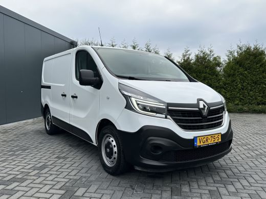 Renault Trafic 2.0 dCi 120 PK / L1H1 / 1e EIG. / TREKHAAK / 2x SCHUIFDEUR / AIRCO / CRUISE / NAVI / LED KOPLAMPEN ActivLease financial lease