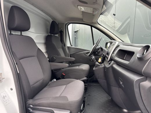 Renault Trafic 2.0 dCi 120 PK / L1H1 / 1e EIG. / TREKHAAK / 2x SCHUIFDEUR / AIRCO / CRUISE / NAVI / LED KOPLAMPEN ActivLease financial lease