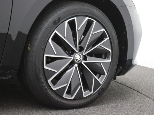 Skoda Superb Combi 1.4 TSI iV Laurin & Klement 218PK DSG Pano-Schuifdak, Elektrische Memorystoel, Matrix LED-v... ActivLease financial lease