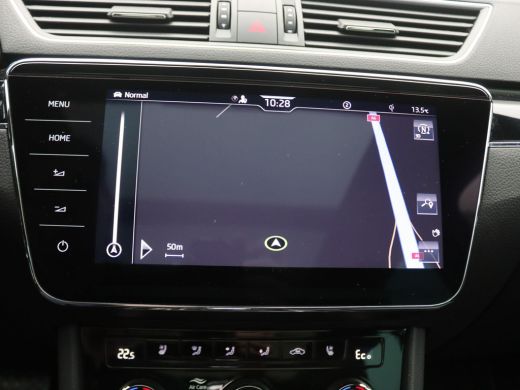 Skoda Superb Combi 1.4 TSI iV Laurin & Klement 218PK DSG Pano-Schuifdak, Elektrische Memorystoel, Matrix LED-v... ActivLease financial lease