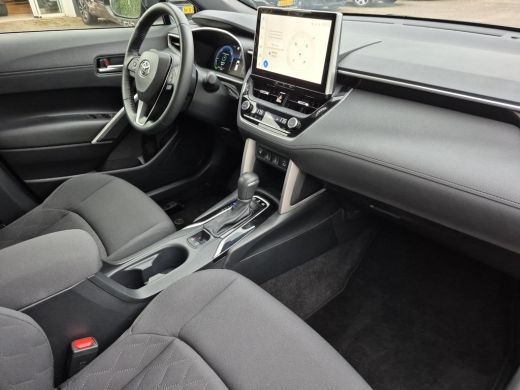 Toyota Corolla Cross Hybrid 200 Style | Stoel- + stuurverwarming | Parkeersensoren | Keyless entry | Carplay | ActivLease financial lease