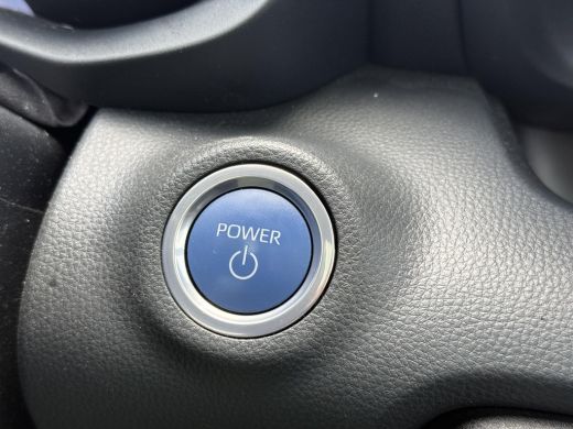 Toyota Yaris 1.5 Hybrid Executive **HEAD-UP DISPLAY/ DODEHOEK DETECTIE/ PARKEERSENSOREN/ 36 MAANDEN GARANTIE** ActivLease financial lease