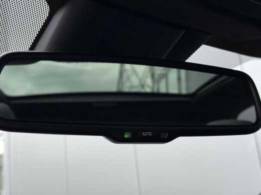 Toyota Yaris 1.5 Hybrid Executive **HEAD-UP DISPLAY/ DODEHOEK DETECTIE/ PARKEERSENSOREN/ 36 MAANDEN GARANTIE** ActivLease financial lease