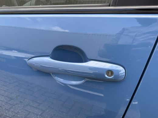 Toyota Yaris 1.5 Hybrid Executive **HEAD-UP DISPLAY/ DODEHOEK DETECTIE/ PARKEERSENSOREN/ 36 MAANDEN GARANTIE** ActivLease financial lease