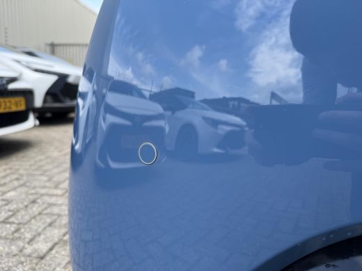 Toyota Yaris 1.5 Hybrid Executive **HEAD-UP DISPLAY/ DODEHOEK DETECTIE/ PARKEERSENSOREN/ 36 MAANDEN GARANTIE** ActivLease financial lease