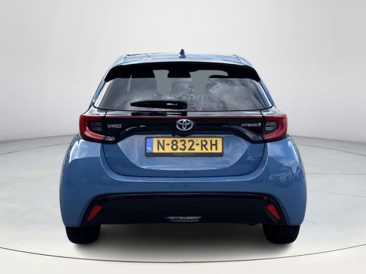 Toyota Yaris 1.5 Hybrid Executive **HEAD-UP DISPLAY/ DODEHOEK DETECTIE/ PARKEERSENSOREN/ 36 MAANDEN GARANTIE** ActivLease financial lease