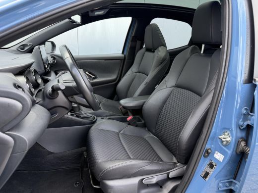 Toyota Yaris 1.5 Hybrid Executive **HEAD-UP DISPLAY/ DODEHOEK DETECTIE/ PARKEERSENSOREN/ 36 MAANDEN GARANTIE** ActivLease financial lease
