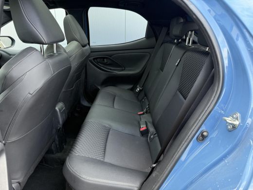 Toyota Yaris 1.5 Hybrid Executive **HEAD-UP DISPLAY/ DODEHOEK DETECTIE/ PARKEERSENSOREN/ 36 MAANDEN GARANTIE** ActivLease financial lease