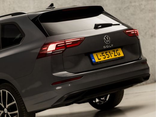 Volkswagen Golf 1.0 TSI Sportline (APPLE CARPLAY, GROOT NAVI, PARKEERSENSOREN, KEYLESS, GETINT GLAS, SPORTSTOELEN... ActivLease financial lease