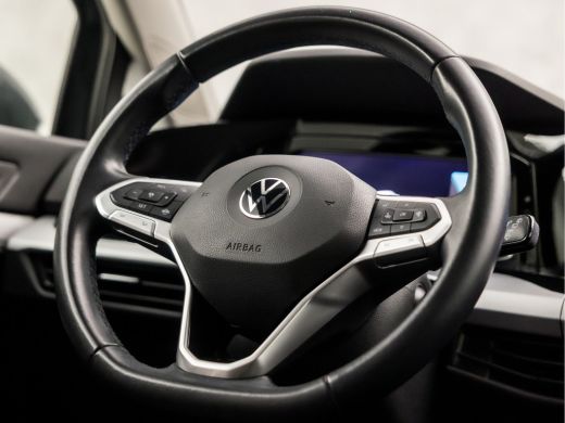 Volkswagen Golf 1.0 TSI Sportline (APPLE CARPLAY, GROOT NAVI, PARKEERSENSOREN, KEYLESS, GETINT GLAS, SPORTSTOELEN... ActivLease financial lease