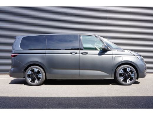 Volkswagen Multivan 1.5 eHybrid L2 Bulli Edition 4-Motion, IQ Light koplampen, 7-persoons Vis-a-Vis, Navigatie, Trekh... ActivLease financial lease