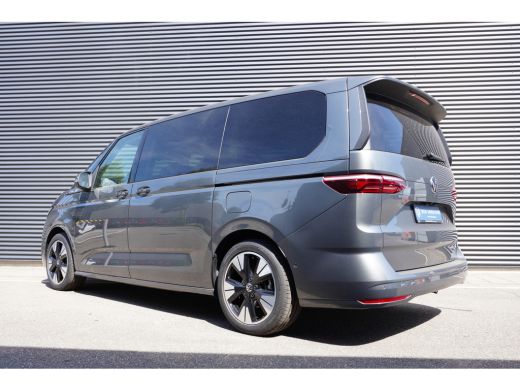 Volkswagen Multivan 1.5 eHybrid L2 Bulli Edition 4-Motion, IQ Light koplampen, 7-persoons Vis-a-Vis, Navigatie, Trekh... ActivLease financial lease