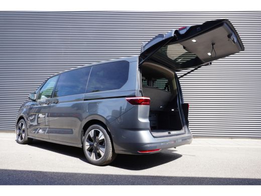 Volkswagen Multivan 1.5 eHybrid L2 Bulli Edition 4-Motion, IQ Light koplampen, 7-persoons Vis-a-Vis, Navigatie, Trekh... ActivLease financial lease