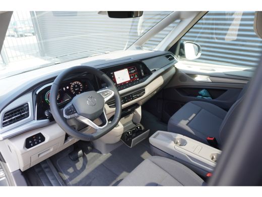 Volkswagen Multivan 1.5 eHybrid L2 Bulli Edition 4-Motion, IQ Light koplampen, 7-persoons Vis-a-Vis, Navigatie, Trekhaak ActivLease financial lease