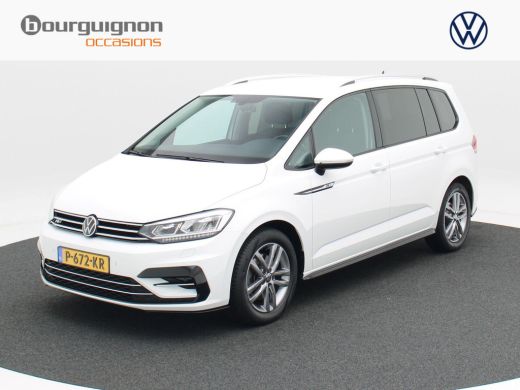 Volkswagen Touran 1.5 TSi 150 Pk Automaat R-Line 7-Pers | Trekhaak | Adaptive Cruise | Camera | Carplay | Climate C... Volkswagen Touran 1.5 TSi 150 Pk Automaat R-Line 7-Pers | Trekhaak | Adaptive Cruise | Camera | Carplay | Climate C...