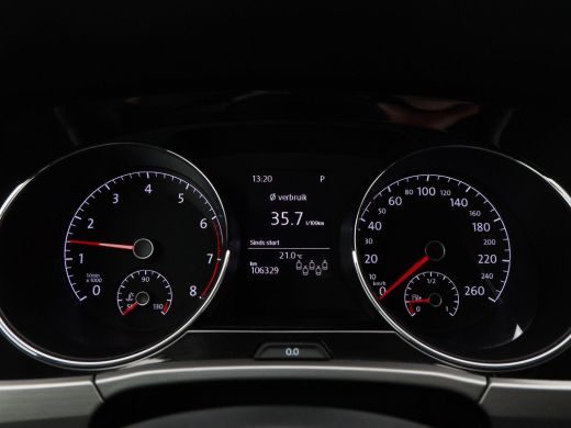 Volkswagen Touran 1.5 TSi 150 Pk Automaat R-Line 7-Pers | Trekhaak | Adaptive Cruise | Camera | Carplay | Climate C... ActivLease financial lease