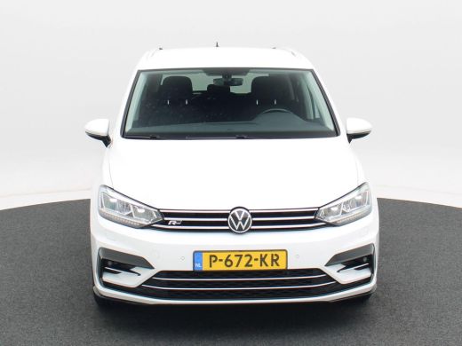 Volkswagen Touran 1.5 TSi 150 Pk Automaat R-Line 7-Pers | Trekhaak | Adaptive Cruise | Camera | Carplay | Climate C... ActivLease financial lease