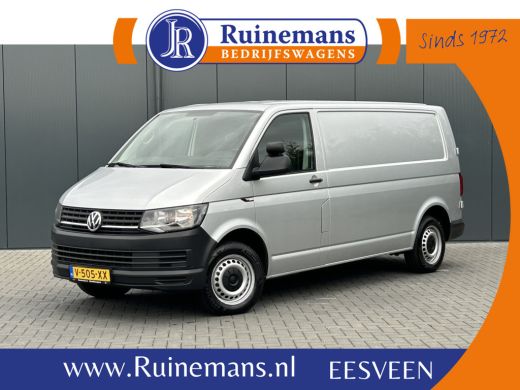 Volkswagen Transporter 2.0 TDI 150 PK / L2H1 / BOTT INRICHTING / TREKHAAK / 1e EIG. / AIRCO / CRUISE / NAVI / APPLE CARP... Volkswagen Transporter 2.0 TDI 150 PK / L2H1 / BOTT INRICHTING / TREKHAAK / 1e EIG. / AIRCO / CRUISE / NAVI / APPLE CARP...