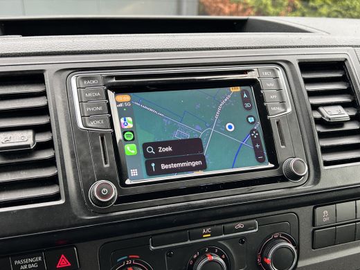 Volkswagen Transporter 2.0 TDI 150 PK / L2H1 / BOTT INRICHTING / TREKHAAK / 1e EIG. / AIRCO / CRUISE / NAVI / APPLE CARP... ActivLease financial lease