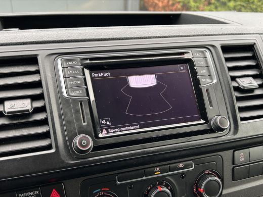 Volkswagen Transporter 2.0 TDI 150 PK / L2H1 / BOTT INRICHTING / TREKHAAK / 1e EIG. / AIRCO / CRUISE / NAVI / APPLE CARP... ActivLease financial lease