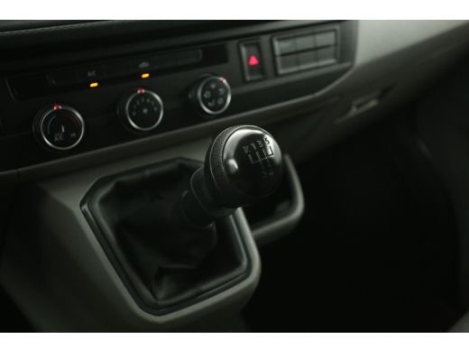 Volkswagen Transporter 2.0 TDI L1H1 | 140PK | Airco | Cruise | Carplay | 3-Zits | Parkeersens. ActivLease financial lease