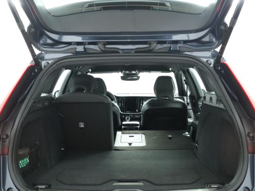 Volvo  V60 T6 AWD Plus Dark ActivLease financial lease