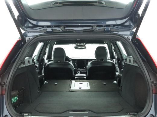 Volvo  V60 T6 AWD Plus Dark ActivLease financial lease